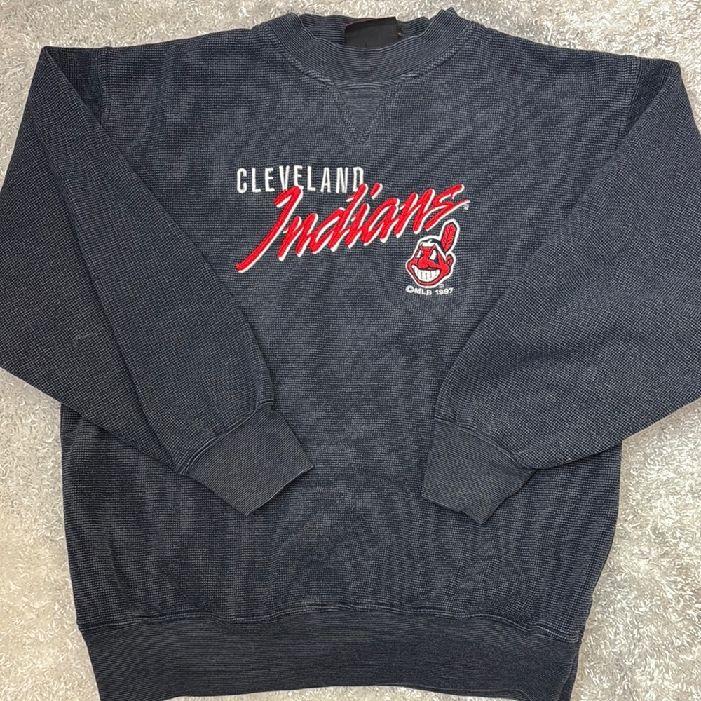 Cleveland Indians unisex adult M sweatshirt 1997 embroidered logo